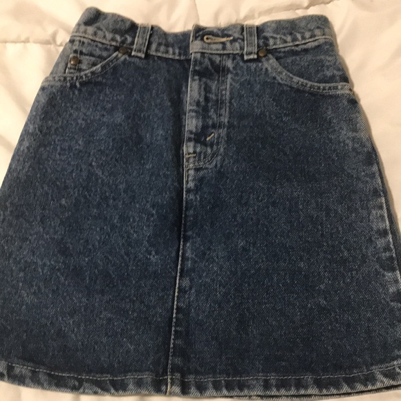 Levi's- small kid size - Picture 2 of 6